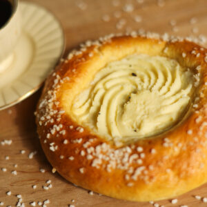 Bułka nadziewana z serem okrągła